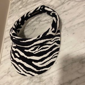 Solid & Striped 🦓 visor hat